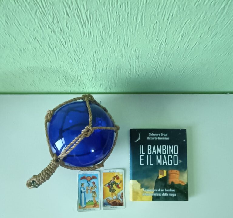 Libri e tarocchi: il bambino e il mago di Salvatore Brizzi.